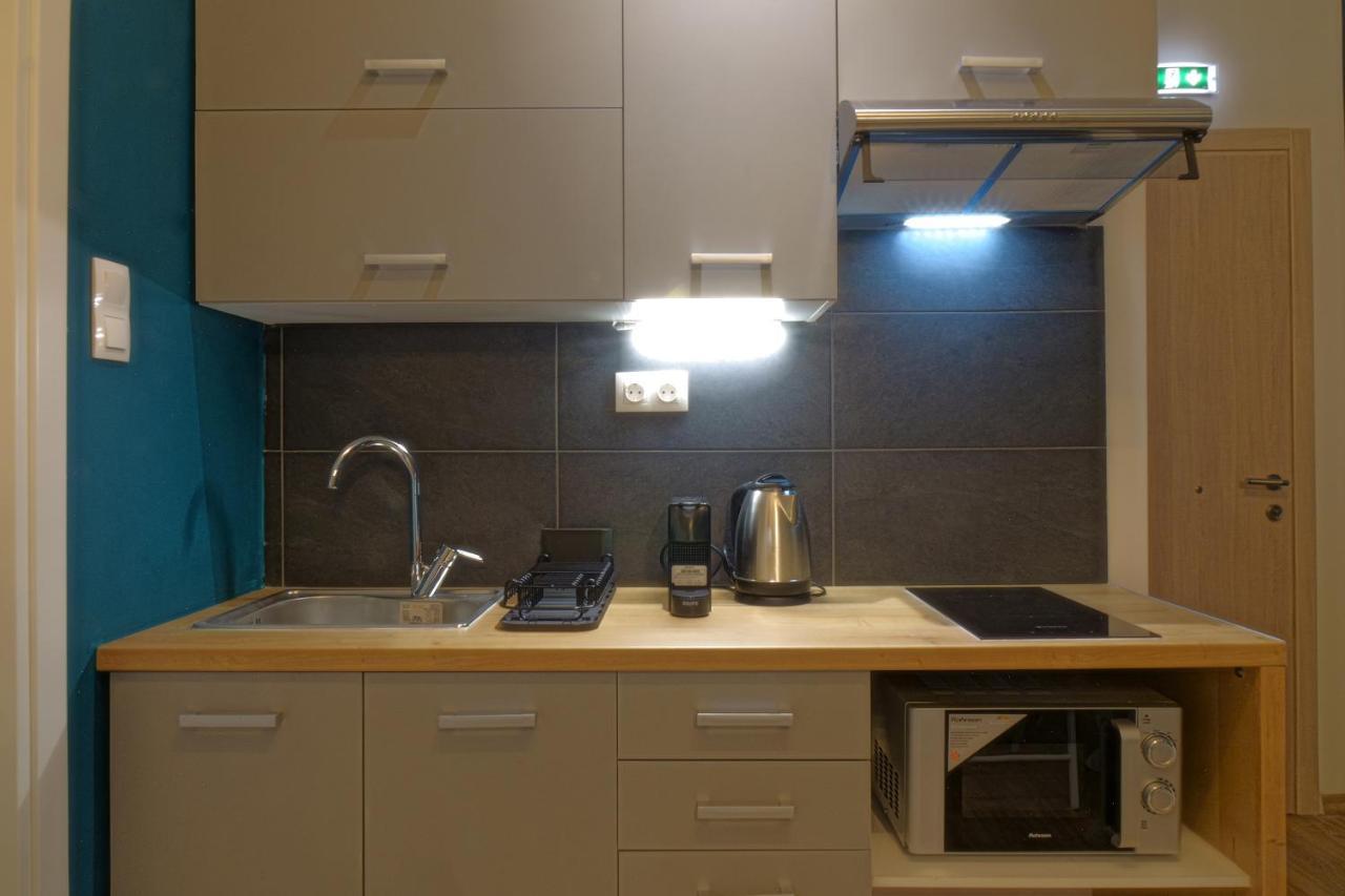 You & Me Cozy Apartments By Zain Atenas Exterior foto